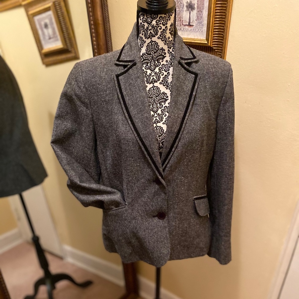 Rena Rowan Gray and Black Trim blazer with pockets